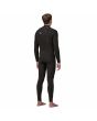 Hombre con traje de surf con cremallera frontal Patagonia R3 Yulex Regulator Negro derecha