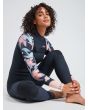 Mujer con neopreno con cremallera en el pecho Roxy Swell Series 4/3mm negro floral mangas