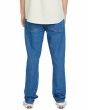 Hombre con Pantalón Vaquero ajustado Volcom Vorta Denim Bold Blue posterior