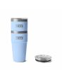 Vasos térmicos Yeti Rambler Stackable Cup 20oz Big Sky Blue apilados