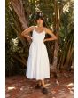 Mujer con vestido largo de tirantes Brixton Sidney Dress Blanco lifestyle