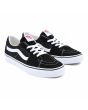 Zapatillas bajas de ante y lona Vans Sk8 Low en color negro con suela y banda lateral sidestripe blanca frontal 