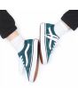 Niño con Zapatillas Vans UY Old Skool Color Theory Deep Teal 