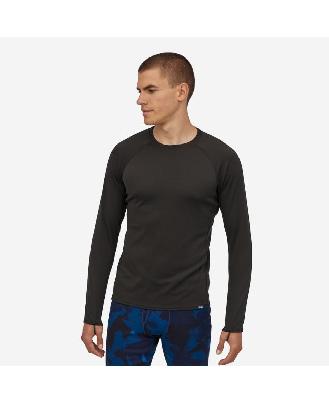 Hombre con Camiseta interior térmica de manga larga Patagonia M's Capilene Midweight Crew Negra