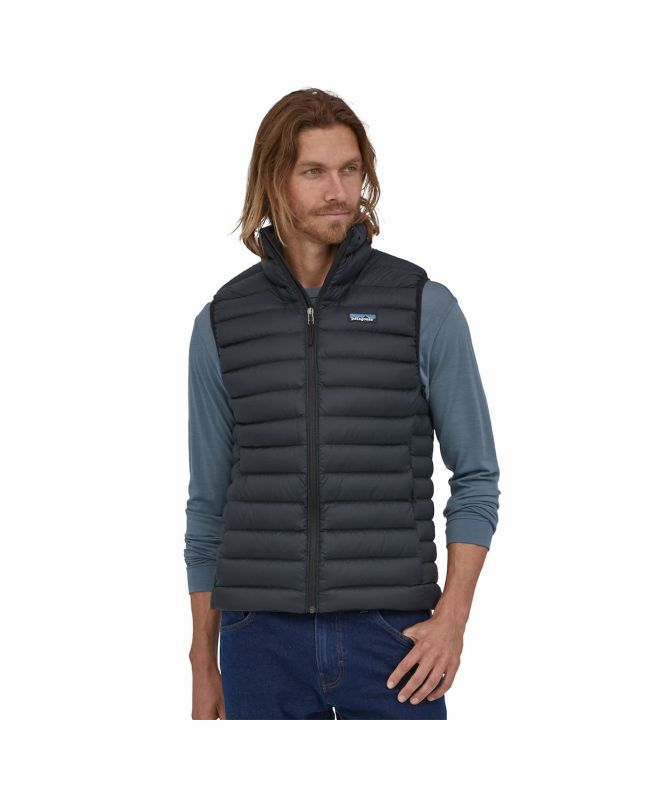 Hombre con chaleco acolchado impermeable Patagonia Down Sweater Vest Negro