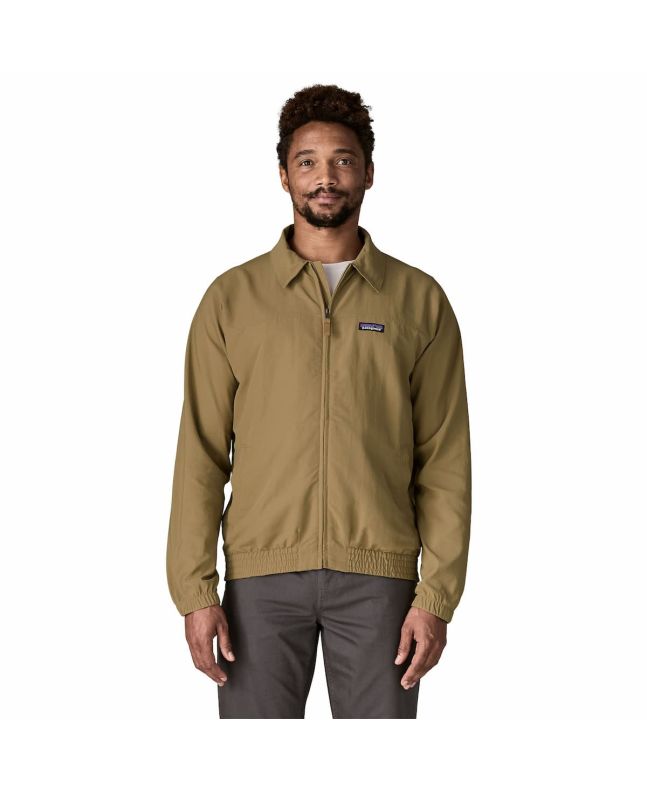 Hombre con Chaqueta ligera Patagonia Isthmus Unlined Jacket caqui
