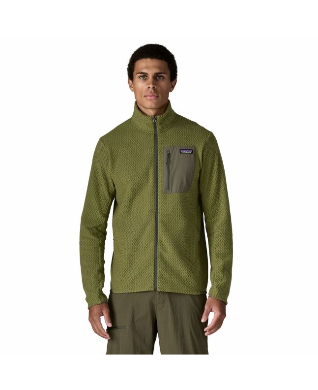 Hombre con chaqueta técnica de forro polar Patagonia Air Fleece Jacket Verde Alcaparra