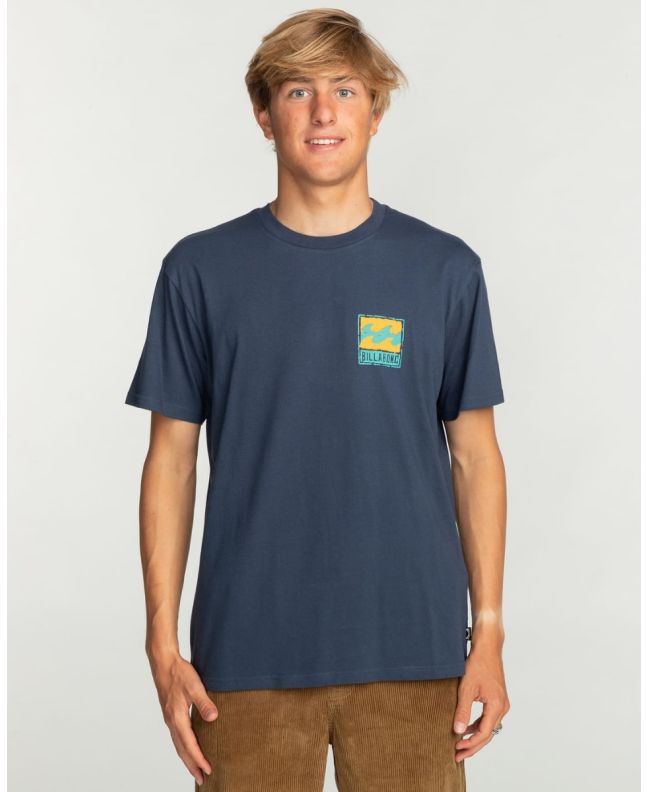 Hombre con camiseta de manga corta Billabong Stamp color azul vaquero