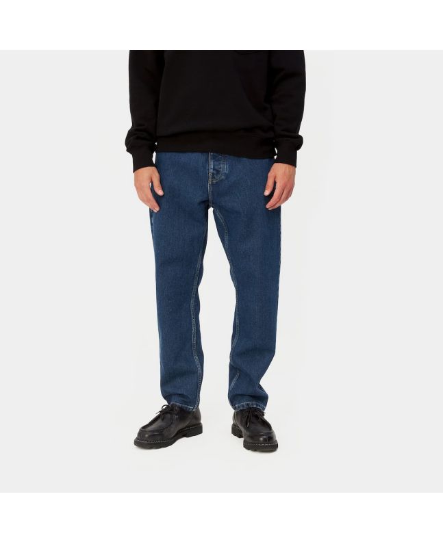 Hombre con Pantalón Vaquero de corte ajustado relajado Carhartt WIP Newel Pant azul lavado a la piedra