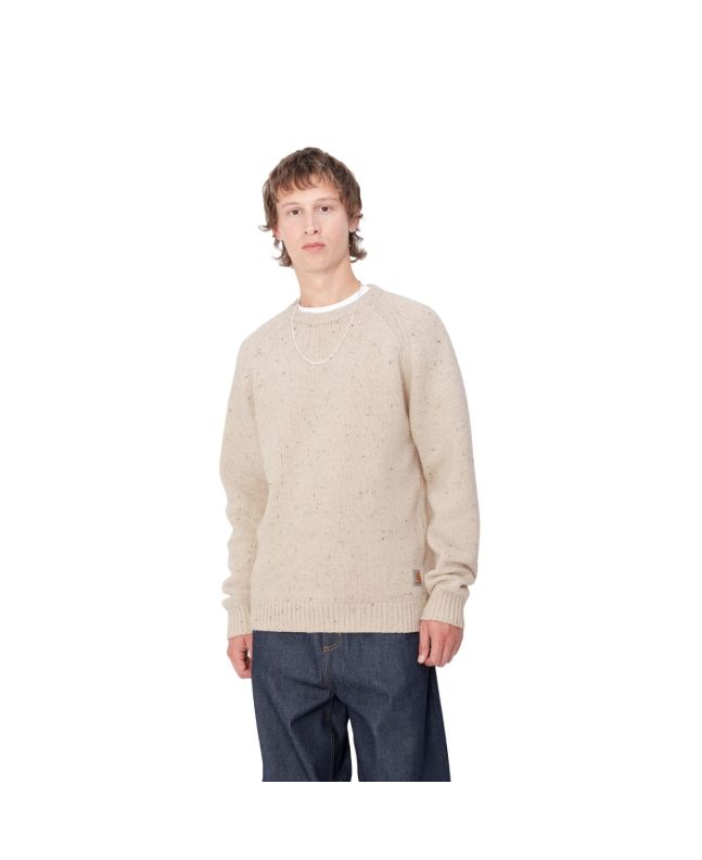 Hombre con suéter de lana Carhartt WIP Anglistic Sweater Speckled Moonbeam Blanco