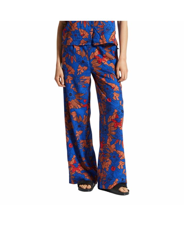 Mujer con pantalón Brixton Mercado Linen Terracota 