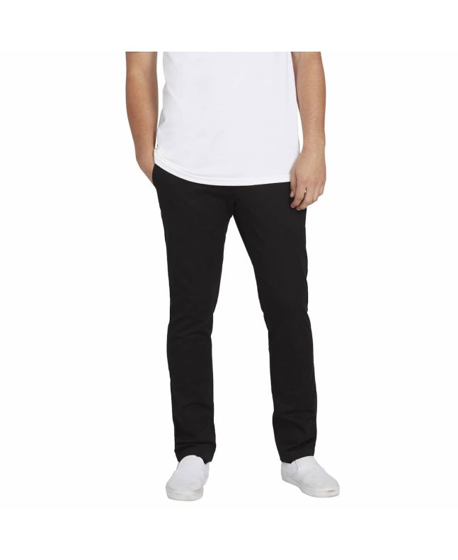 Hombre con pantalón chino Volcom Frickin Slim negro 