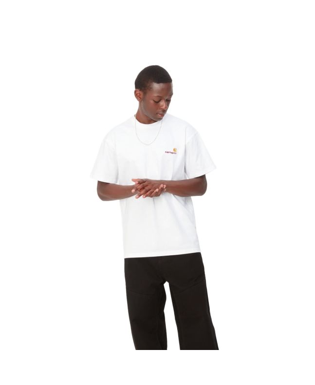 Hombre con Camiseta de manga corta Carhartt Wip American Script blanca 