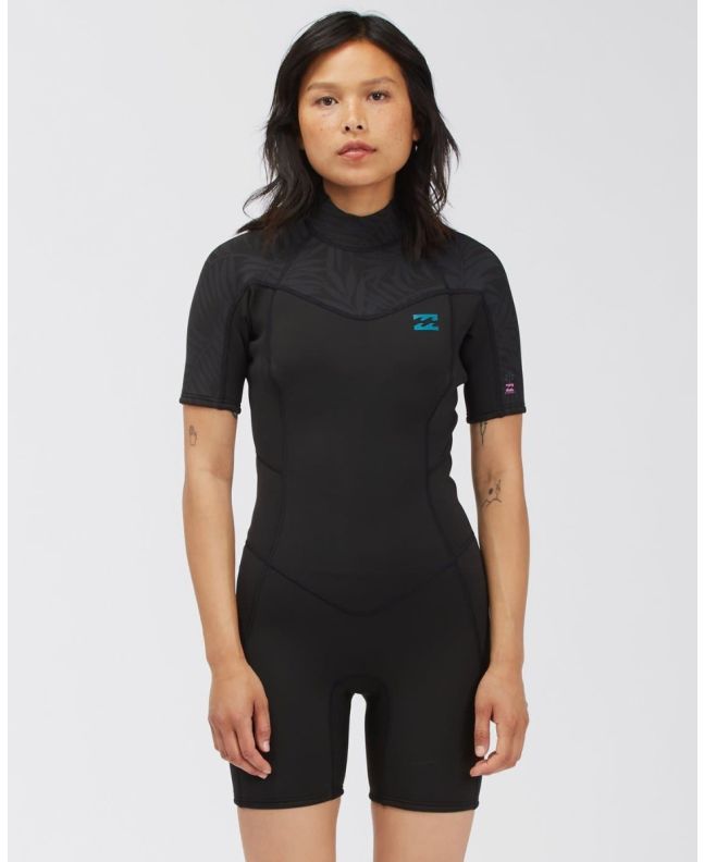 Mujer con neopreno corto y cremallera posterior Billabong Synergy 2/2mm negro