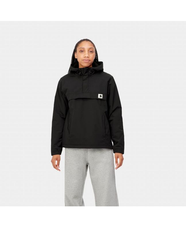 Mujer con chaqueta de invierno con capucha Carhartt WIP Nimbus Pullover negra