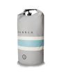 Mochila Estanca para trajes de surf Vissla 7 Seas 20L gris frontal