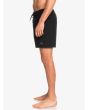 Hombre con bañador boardshort Quiksilver Surfsilk Kaimana 16" negro lateral