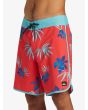 Hombre con bañador de surf Quiksilver Surfsilk Scallop 18'' Cayenne cintura fija