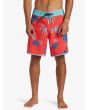 Hombre con bañador de surf Quiksilver Surfsilk Scallop 18'' Cayenne