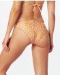 Mujer con Braguita de bikini Rip Curl Classic Surf marrón posterior