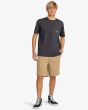 Hombre con Camiseta de manga corta con bolsillo Billabong Stacked Arch Negra ajuste normal
