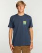 Hombre con camiseta de manga corta Billabong Stamp color azul vaquero