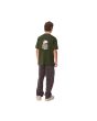 Hombre con camiseta de manga corta Carhartt WIP Inspector color Tarragon corte holgado