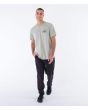 Hombre con camiseta de manga corta Hurley Everyday Explore Deserted Sandstorm ajuste clásico