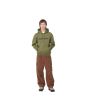 Hombre con sudadera de capucha Carhartt WIP Hooded Carhartt Sweatshirt Verde Militar con logo violeta ajuste holgado