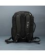 Mochila con tecnología anti-robo FCS X Pacsafe Mission Day Pack 28 Litros Negra posterior