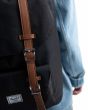 Mujer con Mochila Herschel Little America 25 Litros Negra y Marrón Unisex correa