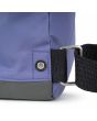 Mochila pequeña Roka London Bantry B Sustainable Nylon Black Label Dusted Peri Malva hebilla