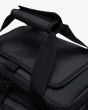 Nevera portátil con aislamiento Herschel Pop Quiz Cooler 12L negra asas reforzadas