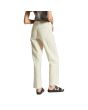 Mujer con pantalón de tiro alto relajado Brixton Alameda Natural posterior