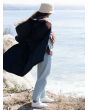 Mujer con chaqueta larga acolchada con capucha Roxy Test of Time en Negro Antracita Lifestyle abierta