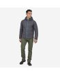 Hombre con chaqueta acolchada plegable con capucha Patagonia M's Down Sweater Hoody Gris frontal