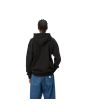 Mujer con sudadera de capucha Carhartt WIP W' Hooded Carhartt Sweatshirt negra logo blanco posterior