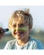 Niño con Protector solar de barra Sun Zapper Zinc Stick SPF 50+ color Amarillo