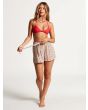 Mujer con sujetador de bikini triangular Simply Seamless rojo frontal