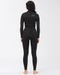 Mujer con traje de surf con cremallera en la espalda Billabong Synergy 4/3mm negro posterior