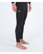 Hombre con traje de surf con cremallera en el pecho Hurley Advant 3/2mm Fullsuit negro logo