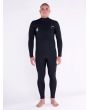 Hombre con Traje de Neopreno Volcom Modulator 4/3mm con cremallera en el pecho negro