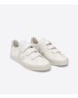 Zapatillas Ecológicas Veja Logo Chromefree en color blanco con velcro y suela de goma frontal