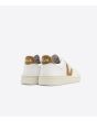 Zapatillas Ecológicas Veja V-10 Leather Blancas con detalles en color camel y suela de goma beige posterior
