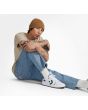 Hombre con Zapatillas de Skate Converse CONS AS-1 Pro blancas y verdes lateral