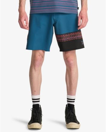 Hombre con Bañador de alto rendimiento Billabong Burleigh Pro 18 Real Teal