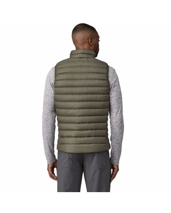 Hombre con chaleco acolchado impermeable Patagonia Down Sweater Vest Verde Pino