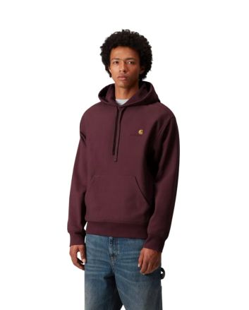 Hombre con sudadera de capucha Carhartt WIP American Script Rondo Granate