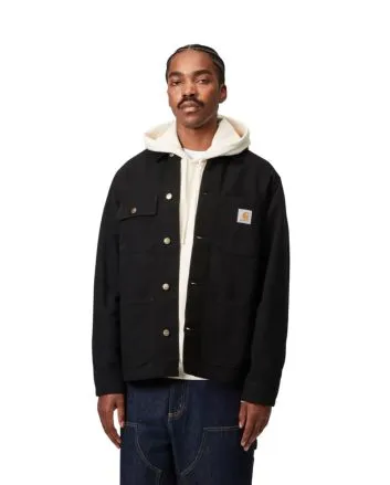 Hombre con chaqueta Carhartt WIP Michigan Coat negra