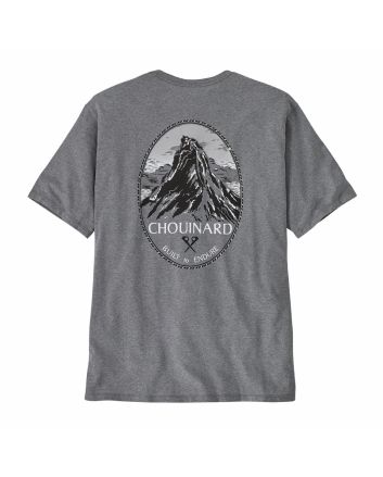 Camiseta de manga corta gris Patagonia Chouinard Crest Pocket Tee para hombre con gráfico de montaña 
